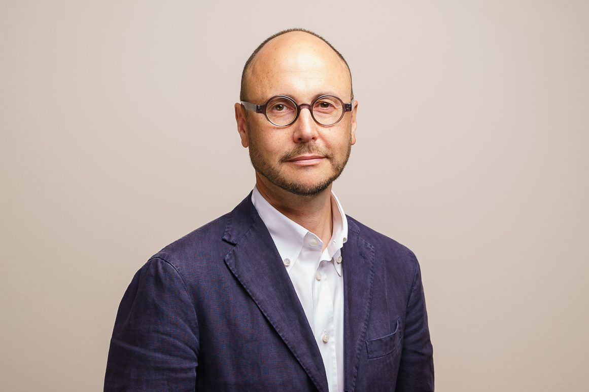 Нардепы, безработные, телеведущие, миллионеры: кто от Киева штурмует Раду 3