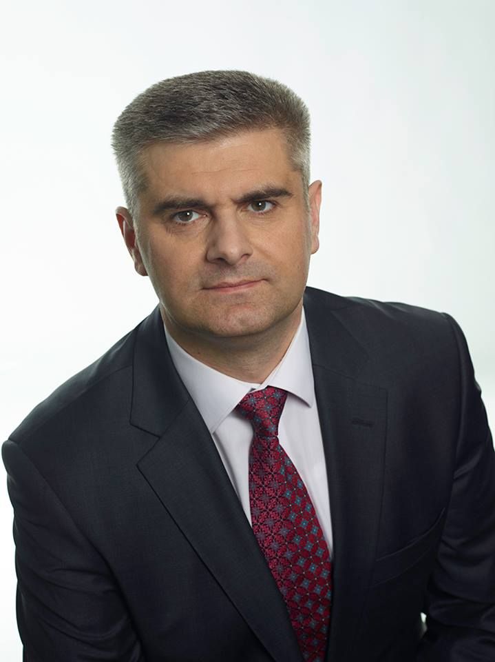 Нардепы, безработные, телеведущие, миллионеры: кто от Киева штурмует Раду 6