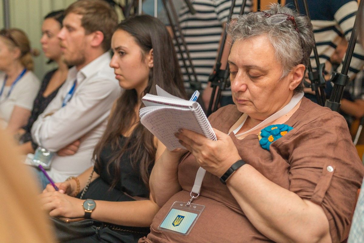 На пресс-конференции Разумкова в Днепре обещали представить мажоритарщиков от «Слуги народа», но не сложилось 5