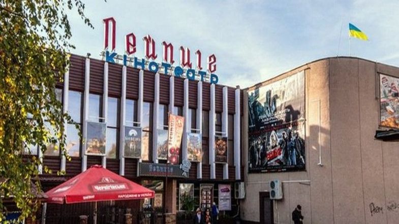 В Киеве фирма, провалившая ремонт кинотеатра «Краков», продолжит его ремонтировать за 62 миллиона 2