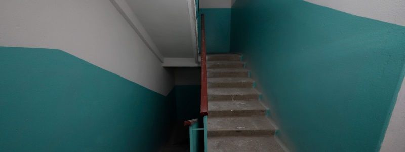 У Дніпрі коштом міського бюджету ремонтують під’їзди житлових будинків