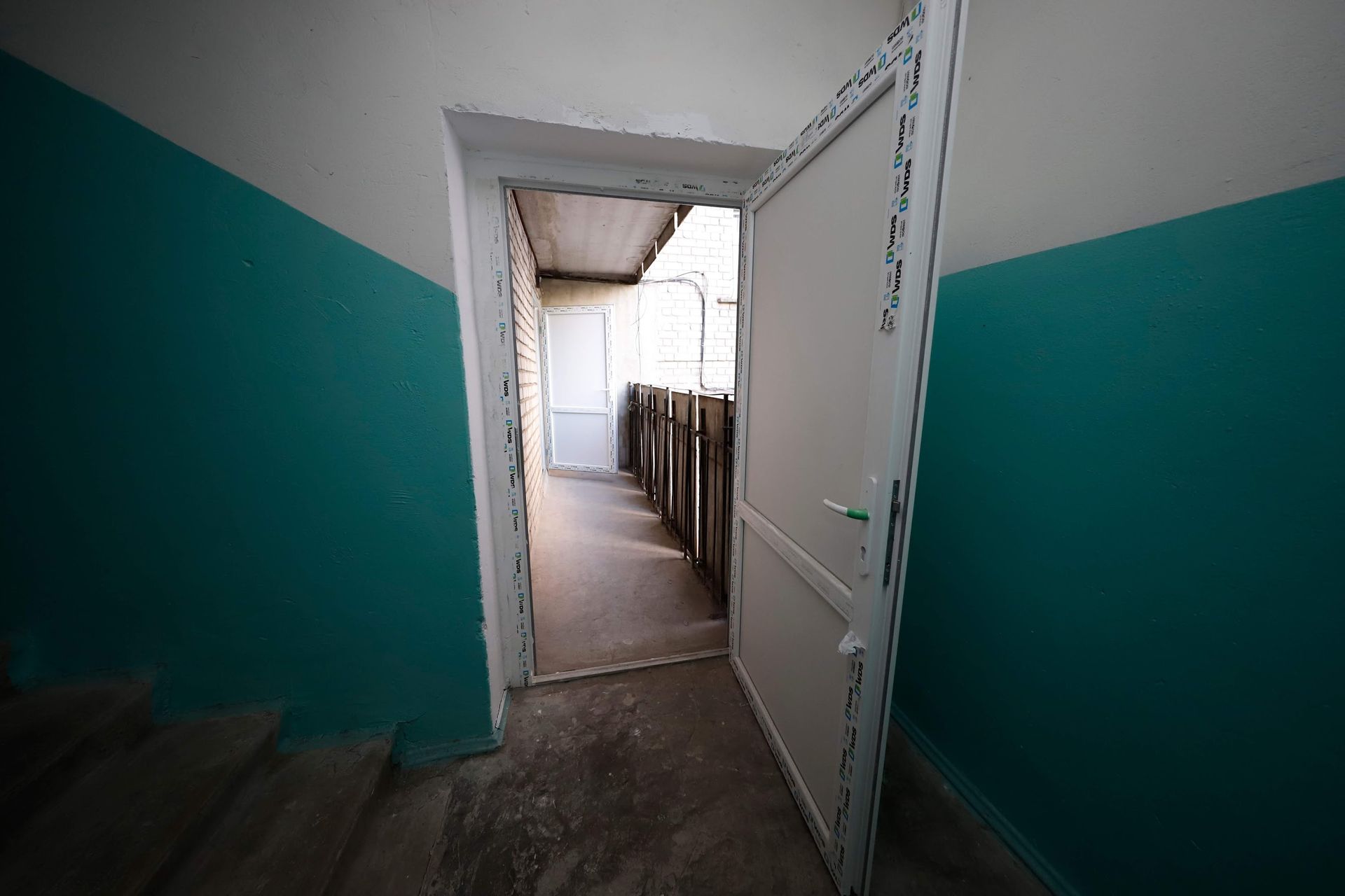 У Дніпрі коштом міського бюджету ремонтують під’їзди житлових будинків 1