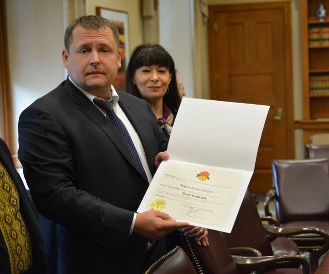 Портленд станет первым американским городом, с которым Днепр установит партнерские отношения. Об этом в апреле в 2018 года, во время рабочей поездки в Соединенные Штаты Америки мэр Днепра Борис Филатов договорился с Тедом Виллером, главой Портленда (штат Орегон)