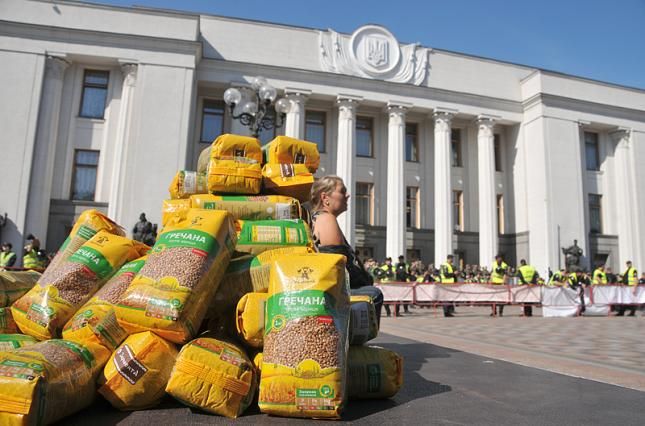 Гречка или фейсбук: какие технологии больше помогли кандидатам на выборах в Украине 1