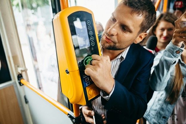 Расплатиться за проезд можно будет бесконтактным способом
