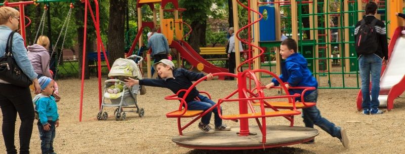 Где в Киеве поставят детские и спортплощадки за 4,6 миллиона гривен