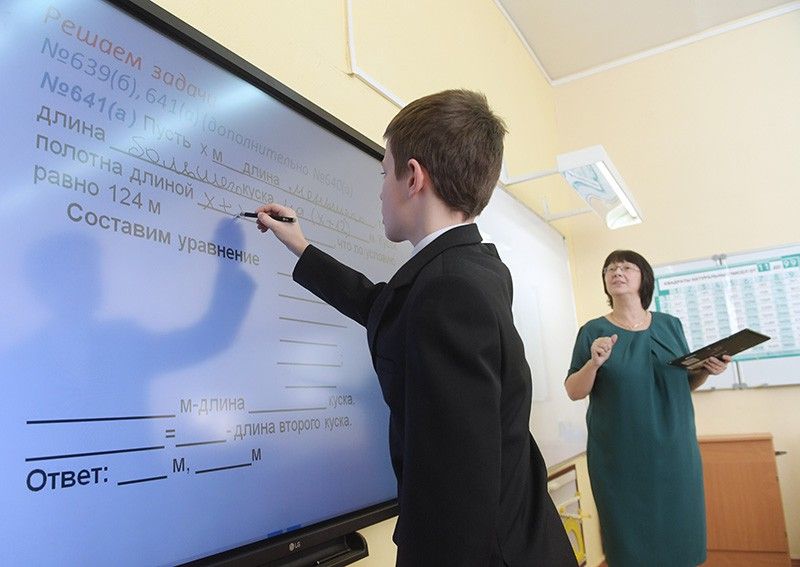 Метеостанция, бассейны и мебель: что купят в школы и садики Киева за 22 миллиона гривен 1