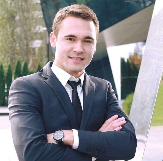 Дмитрий Олейник