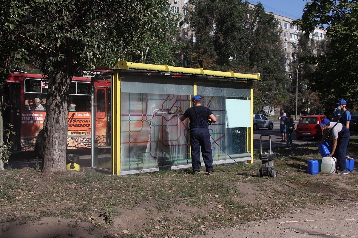 У Дніпрі вирішують питання з облаштування зупинок та їх тримання у чистоті 2