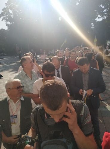 Очередь в Раду была сумасшедшей