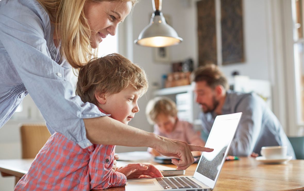 В Украине детям разрешили учиться на дому: как это работает 2