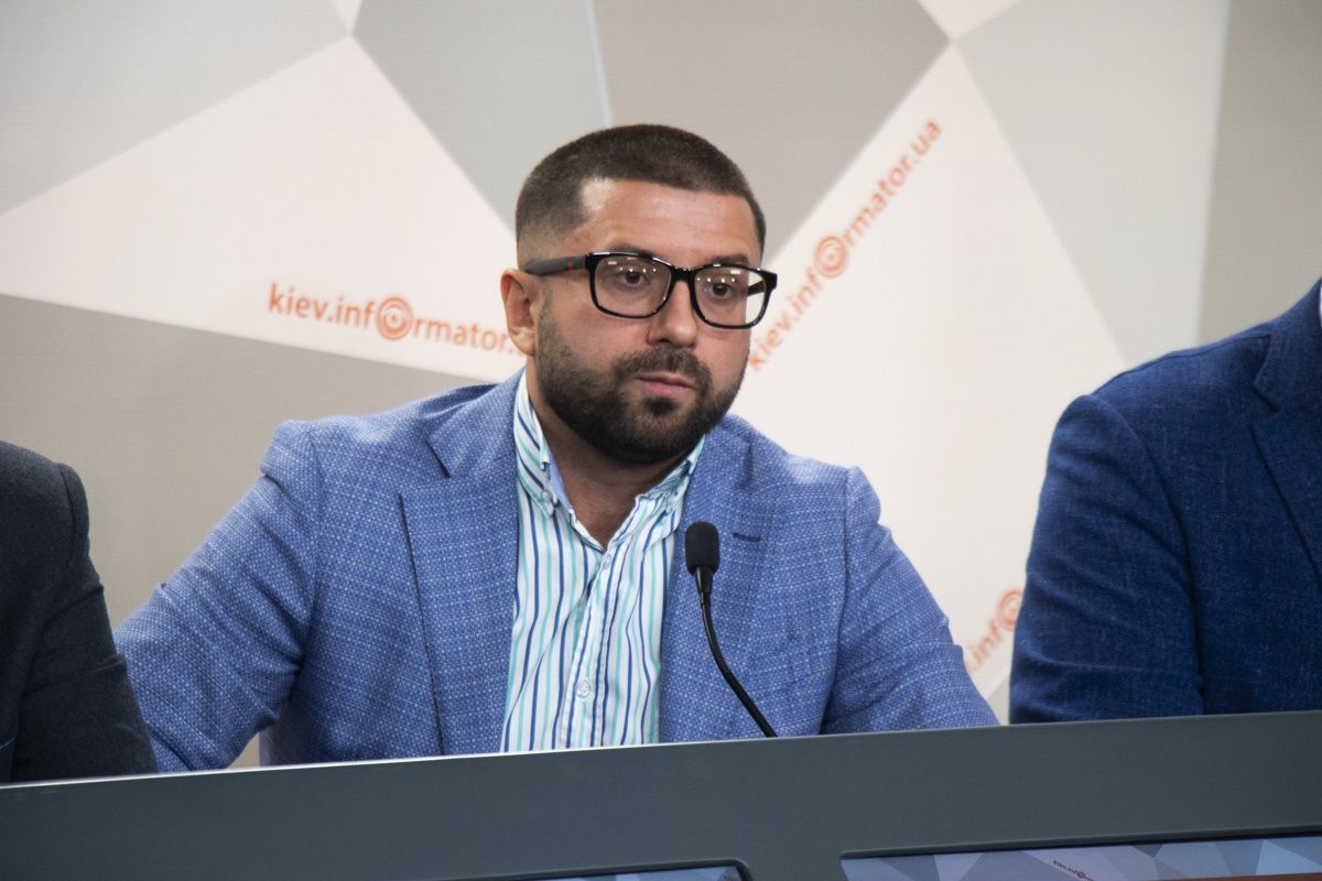 По словам Ярослава Гришина, сейчас наблюдается ужасающий дефицит судей в судах