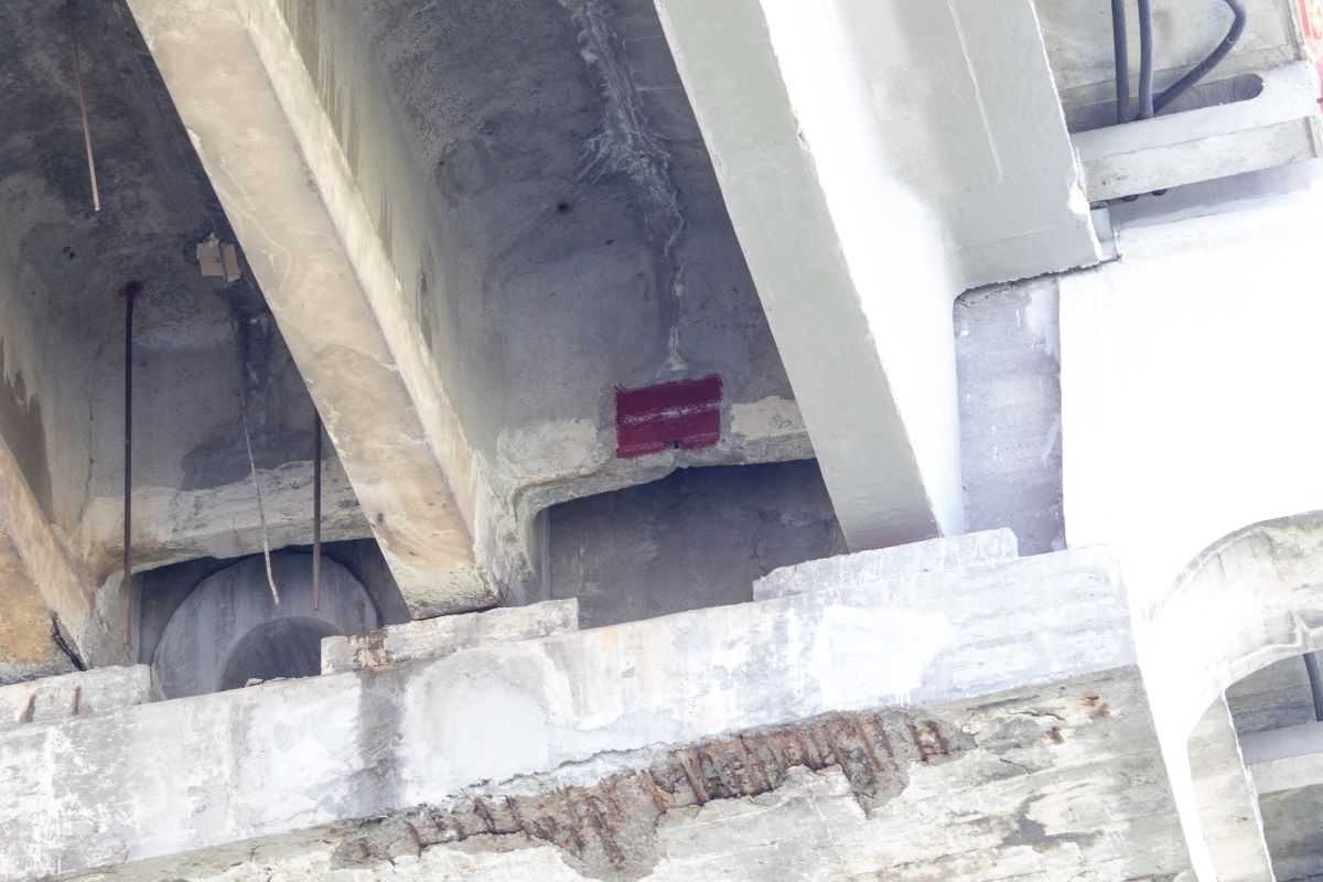 Как должны были отремонтировать и как отремонтировали Новый мост в Днепре 7