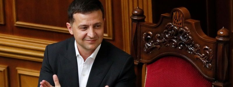 Что украинцы думают о Зеленском, Верховной Раде и Кабмине: опрос Центра Разумкова