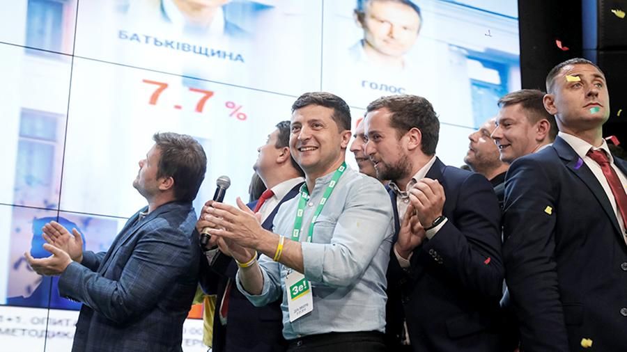 Партия Зеленского сейчас пытается вести экспансию на места - ставить своих людей