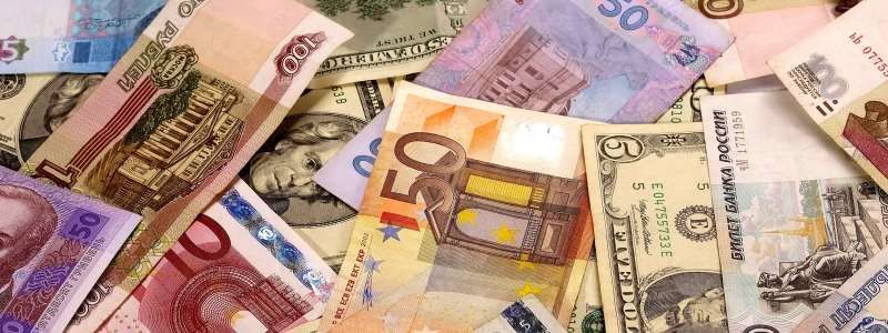 Доллар рекордно подорожал: курс валют на 3 октября