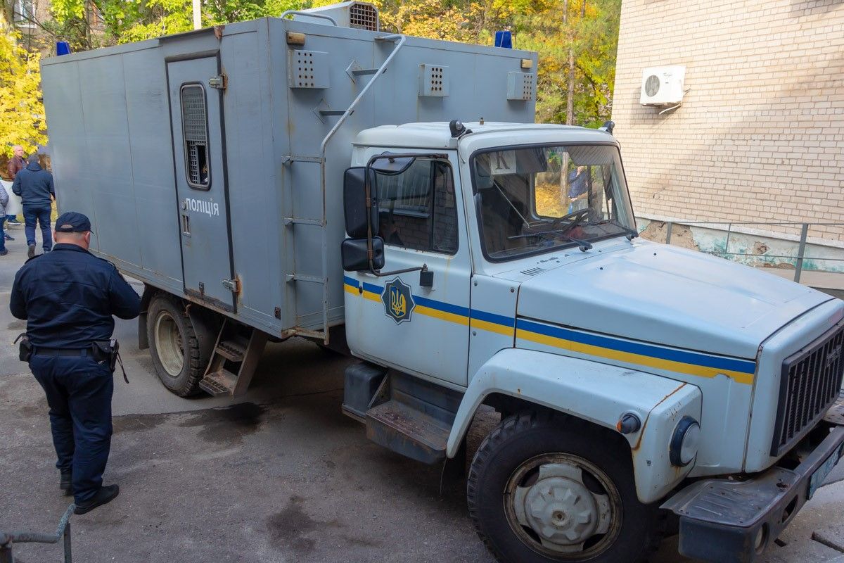 Подозреваемые в краже труб с Интерпайп НТЗ будут сидеть под стражей до декабря 3