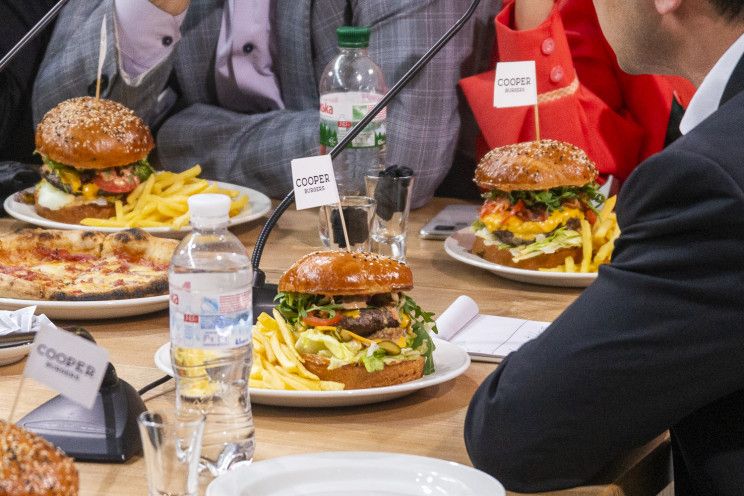 Кто заплатил за угощение журналистов на пресс-марафоне Зеленского 2