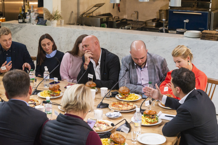 Кто заплатил за угощение журналистов на пресс-марафоне Зеленского 3