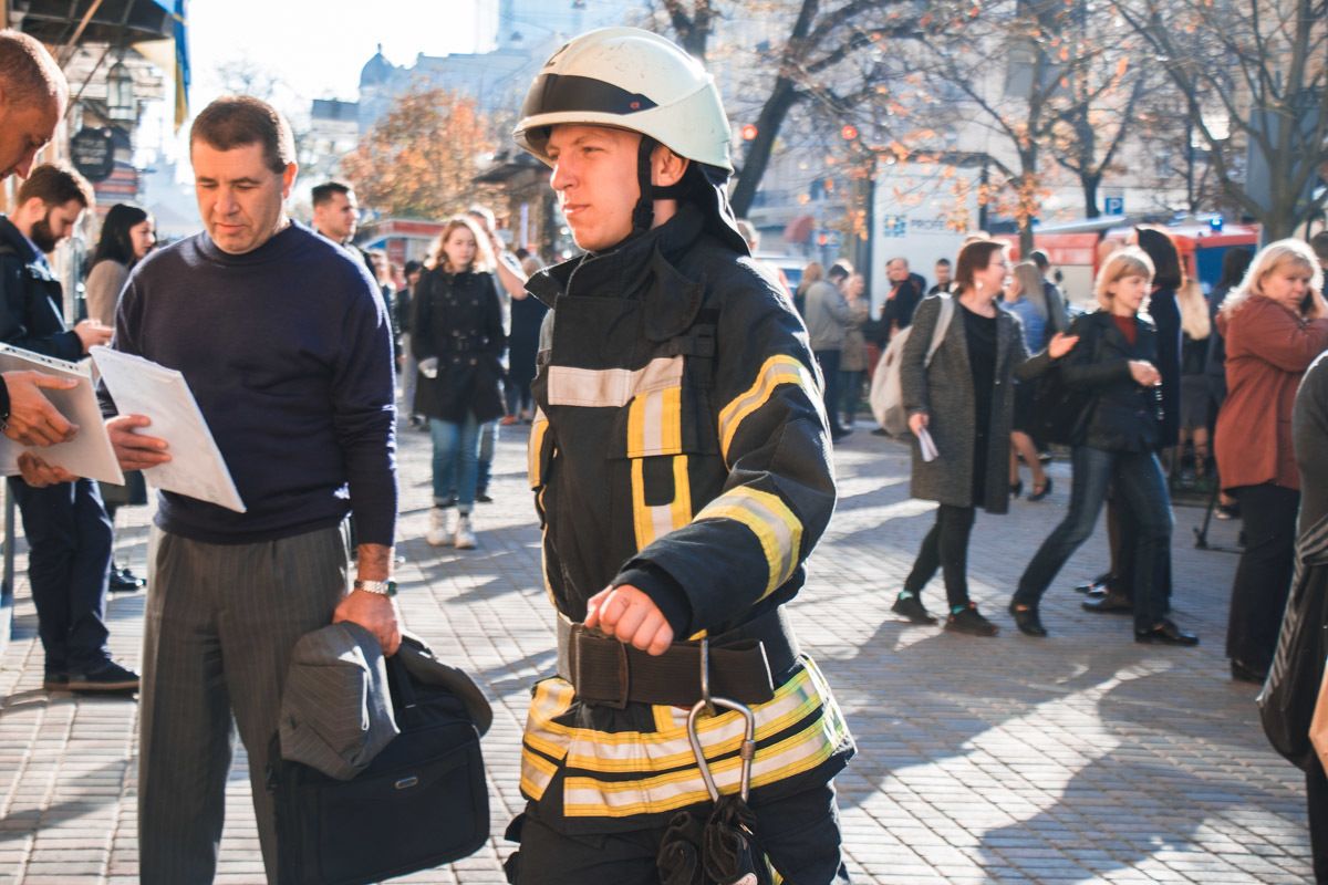 Хозсуд Киева остановил рассмотрение дела Коломойского против ПриватБанка 3