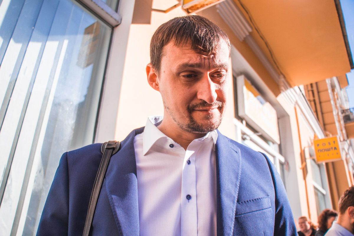 Хозсуд Киева остановил рассмотрение дела Коломойского против ПриватБанка 5