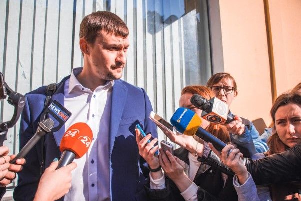 Хозсуд Киева остановил рассмотрение дела Коломойского против ПриватБанка 7