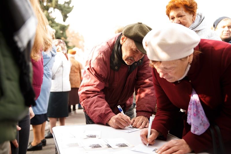 «Дякуємо за життя»: Как в Днепре отметили годовщину освобождения от фашистов 7