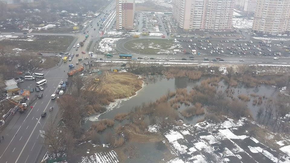 В Киеве активистов, протестующих против застройки озера, начал преследовать суд 1