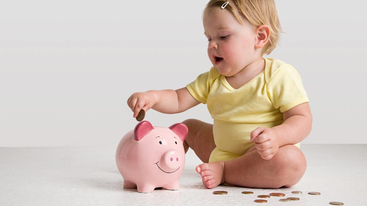 Что будет с выплатами на детей в Украине в 2020 году: суммы от Кабмина