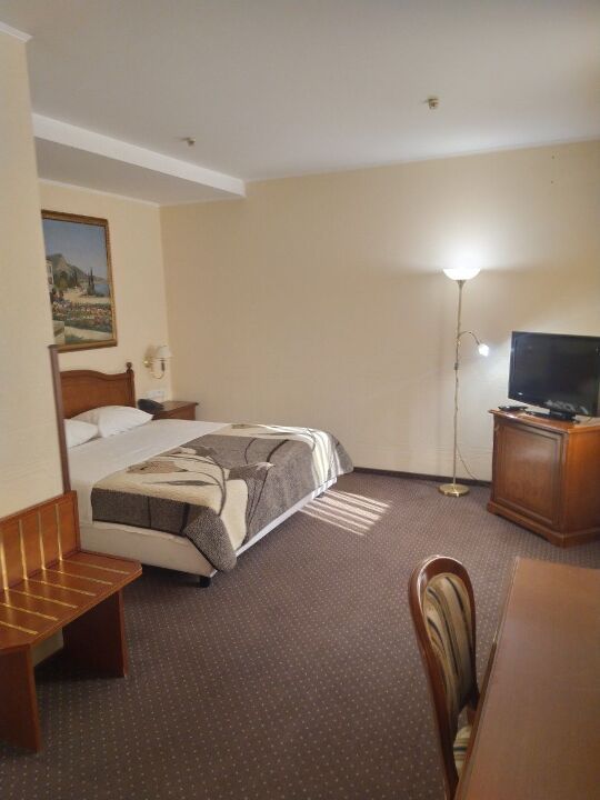 Отель в центре Днепра выставили на продажу: сколько за него хотят 2