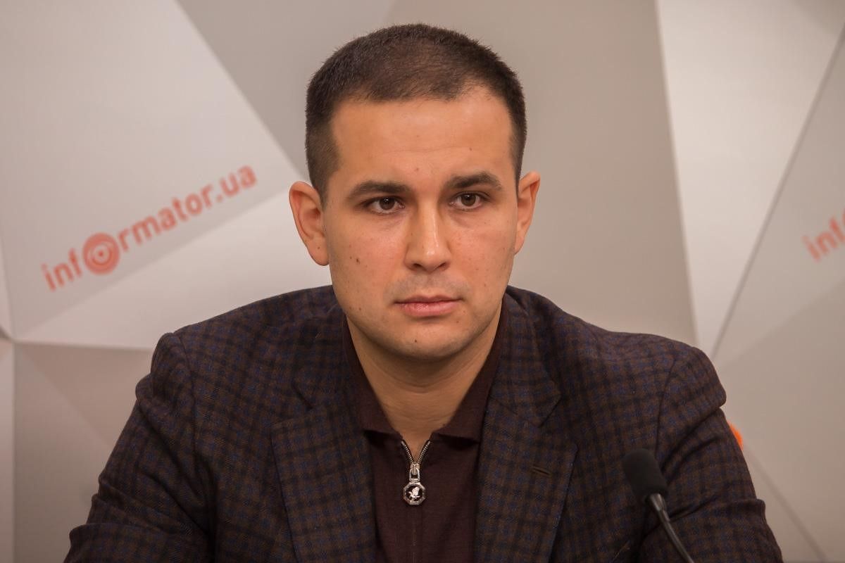 Транспортная комиссия под руководством Камиля Примакова поддержала идею бесплатных парковок для защитников