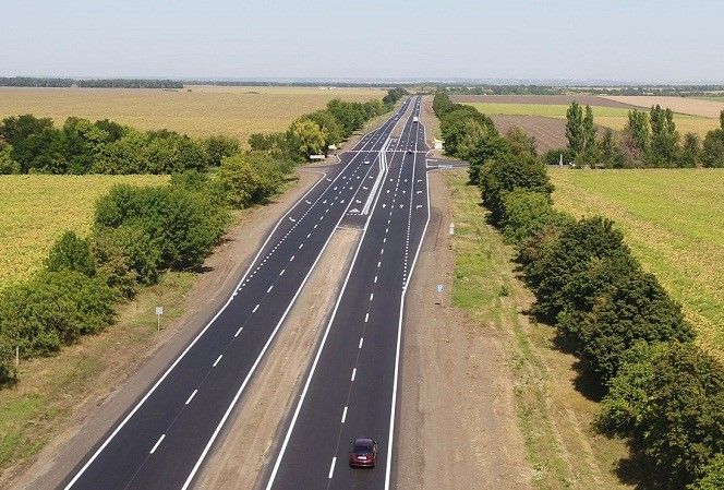 Десятки отремонтированных дорог - еще один успех команды Резниченко