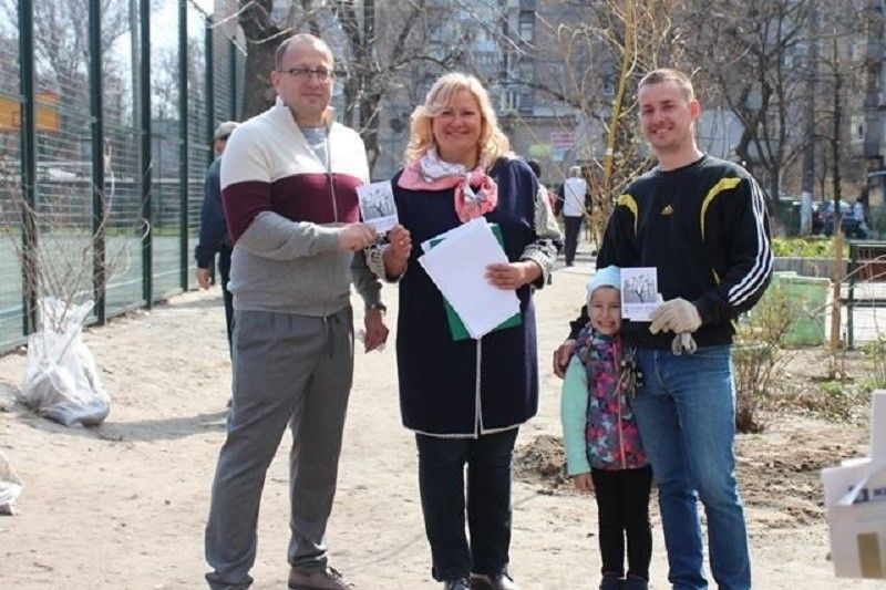 В Днепре команда Геннадия Гуфмана организовала посадку уже четырех семейных садов 7