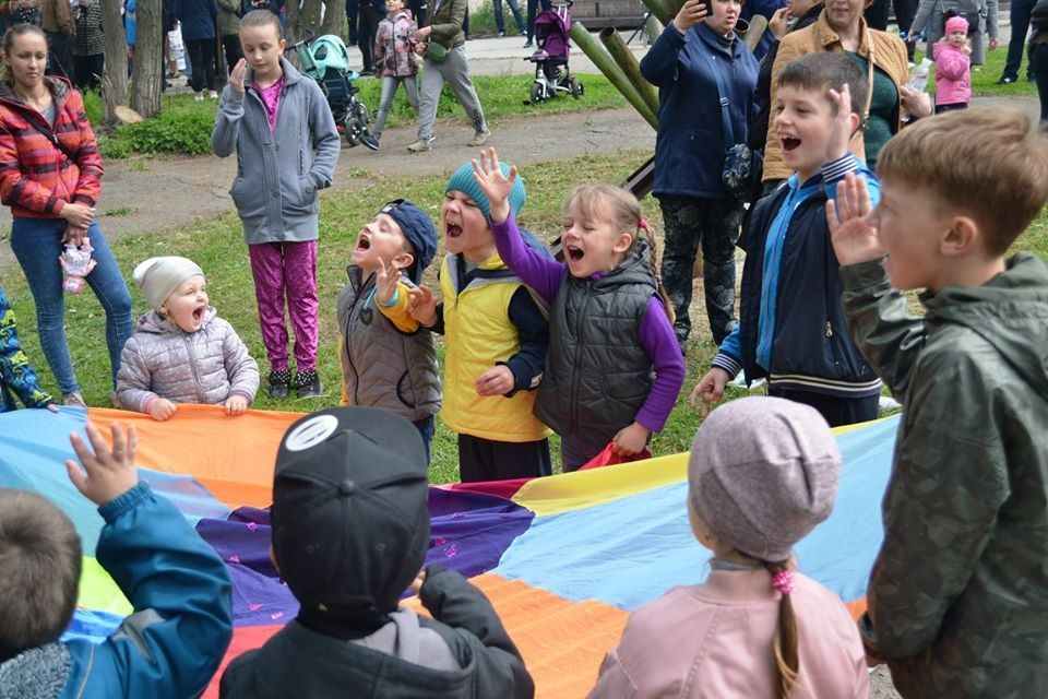 В Днепре команда Геннадия Гуфмана организовала посадку уже четырех семейных садов 8