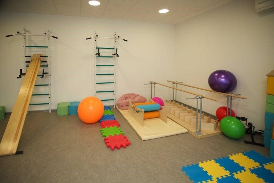 Все эти фото не с Финляндии или Германии - это школа в Соленом, построенная командой Валентина Резниченко и Юрия Голика в Днепропетровской области