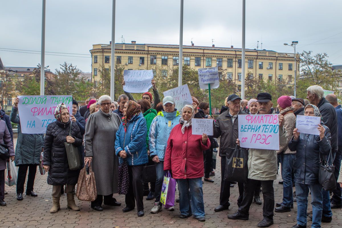 И митинговали под стенами мэрии. Но все похоже тщетно и тариф будет повышен.