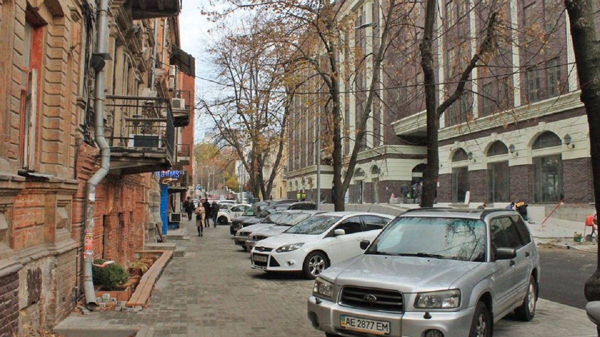В Днепре снова подорожал ремонт улицы Баррикадной: сколько денег докинут
