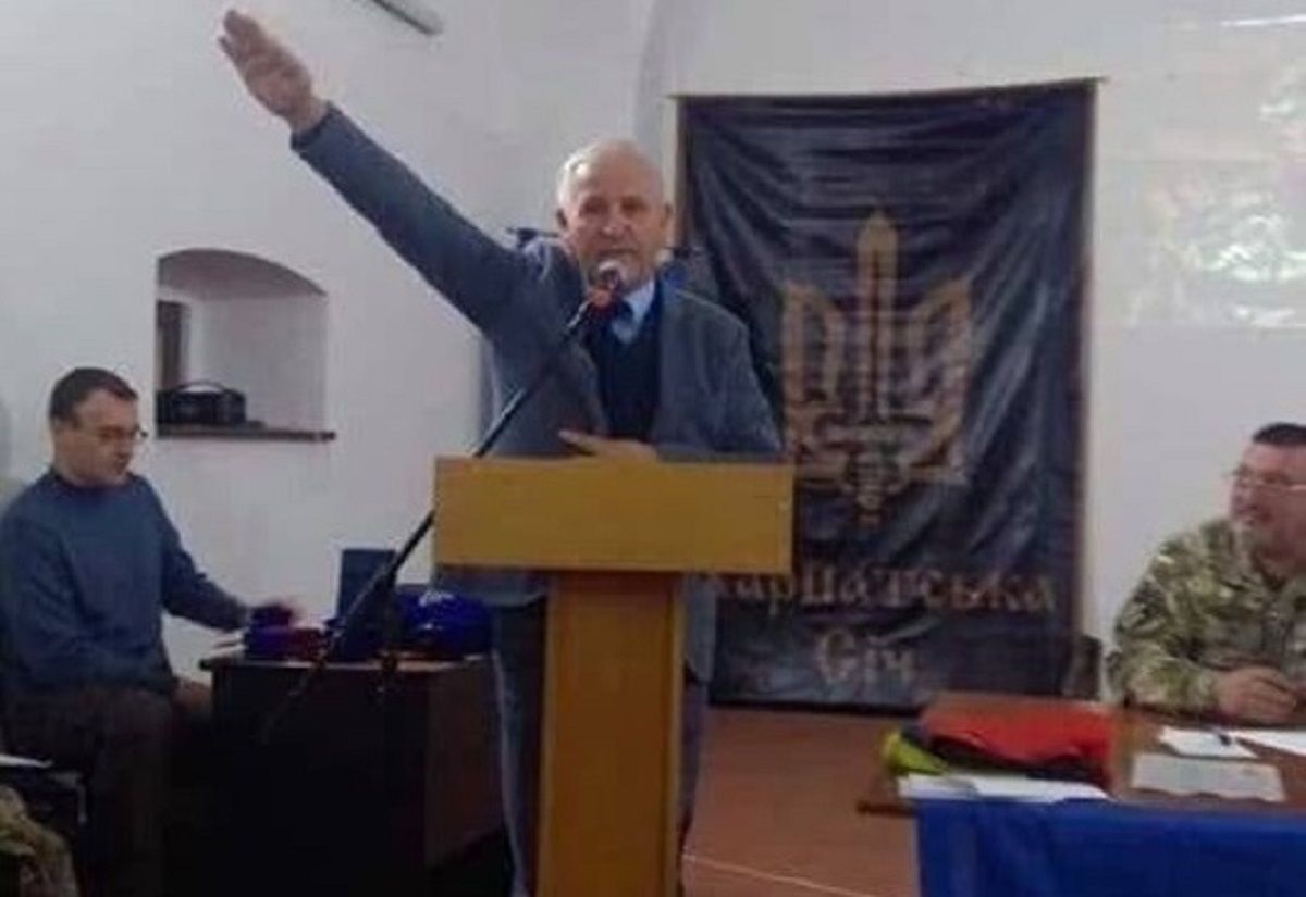 Консула-антисемита Марушинца вернули в МИД и выплатили 218 тысяч гривен 3