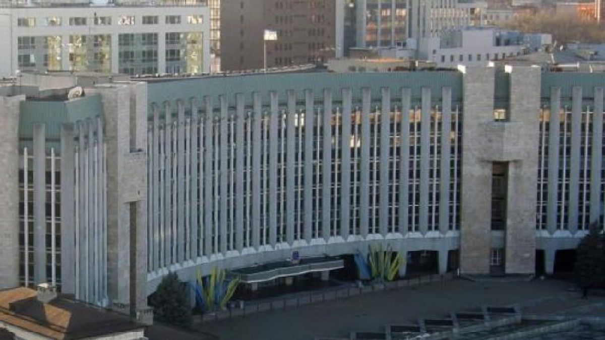 Бесплатный проезд и борьба с магазинами: топ-10 петиций декабря к мэрии Днепра