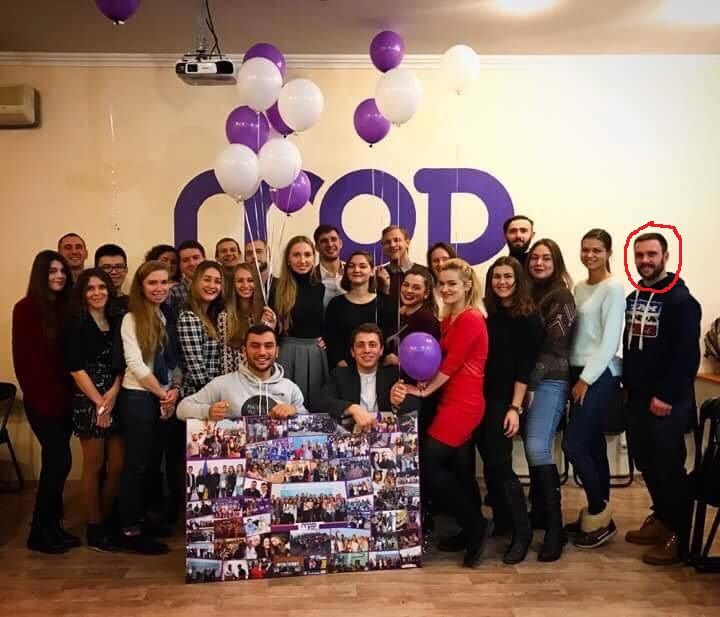 Торт вручил – тендер получил: кто заработал на Новом году в Днепре 4