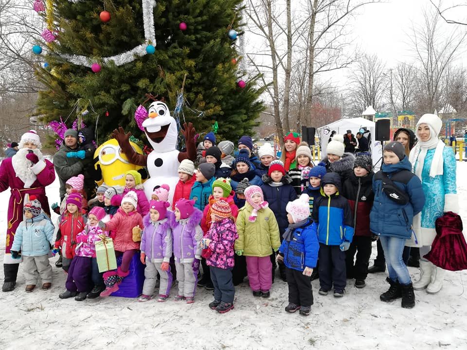 Команда Геннадия Гуфмана возродила традицию Новогоднего празднования на жилмассиве Тополь
