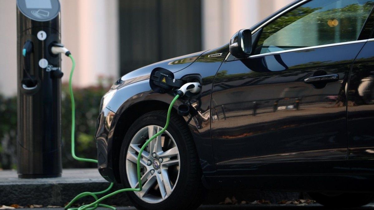 Какие нормы для электромобилей вступили в силу в Украине в 2020 году: новые штрафы