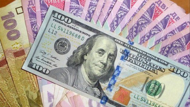 На курс доллара и евро по отношению к гривне в первую очередь влияют заимствования за счет продажи гособлигаций.