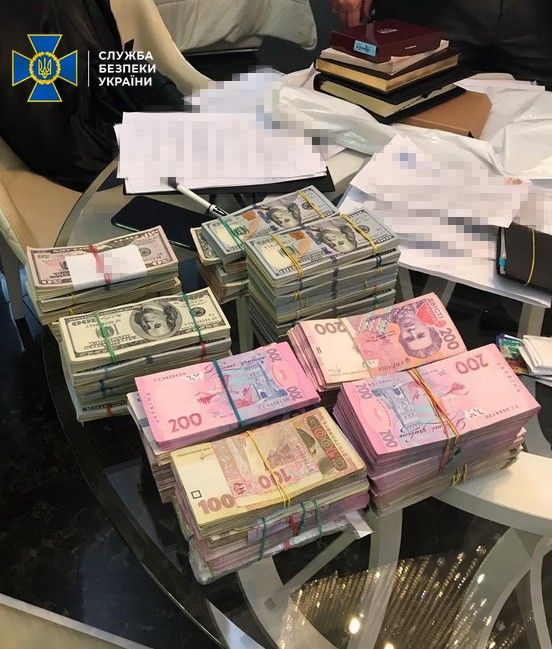 СБУ подозревает чиновников мэрии Днепра в краже 25 миллионов на ремонтах школ и садиков 1