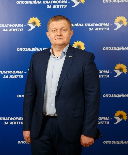 По словам Алексея Левченко, в организацию приходят люди, которые хотят быть полезными делу развития Украины