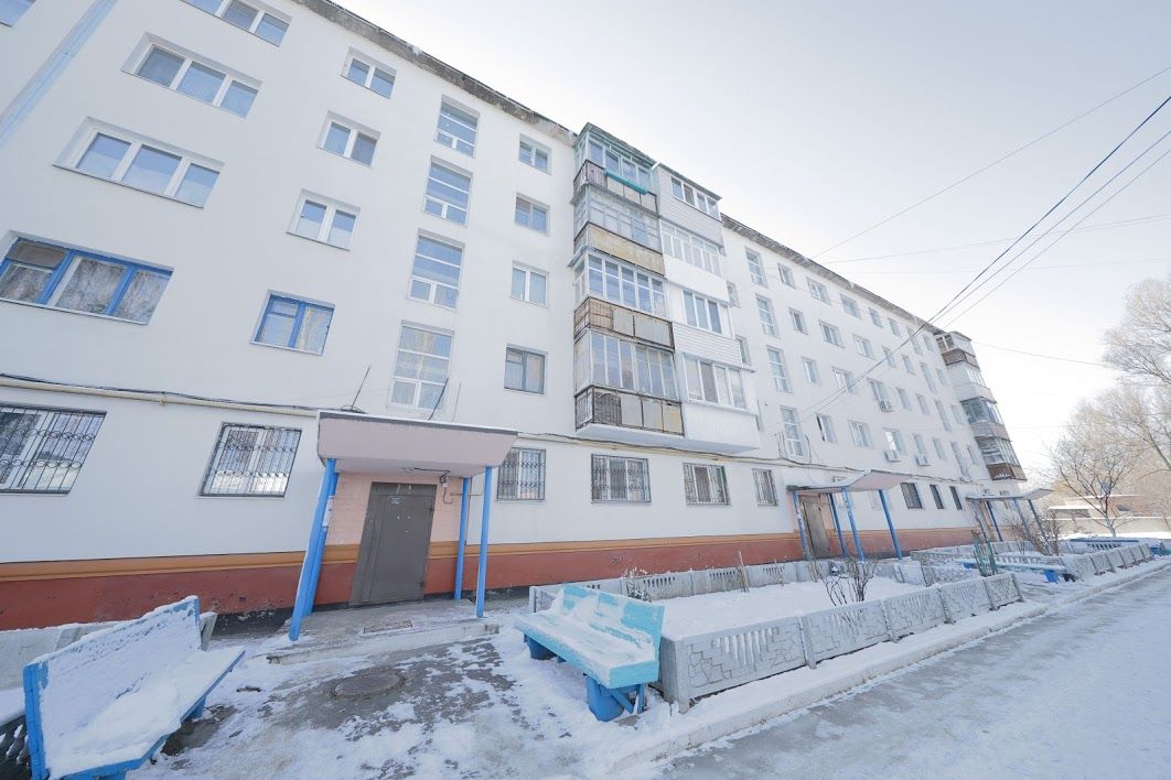 Дом утепленный, с новыми окнами в подъезде