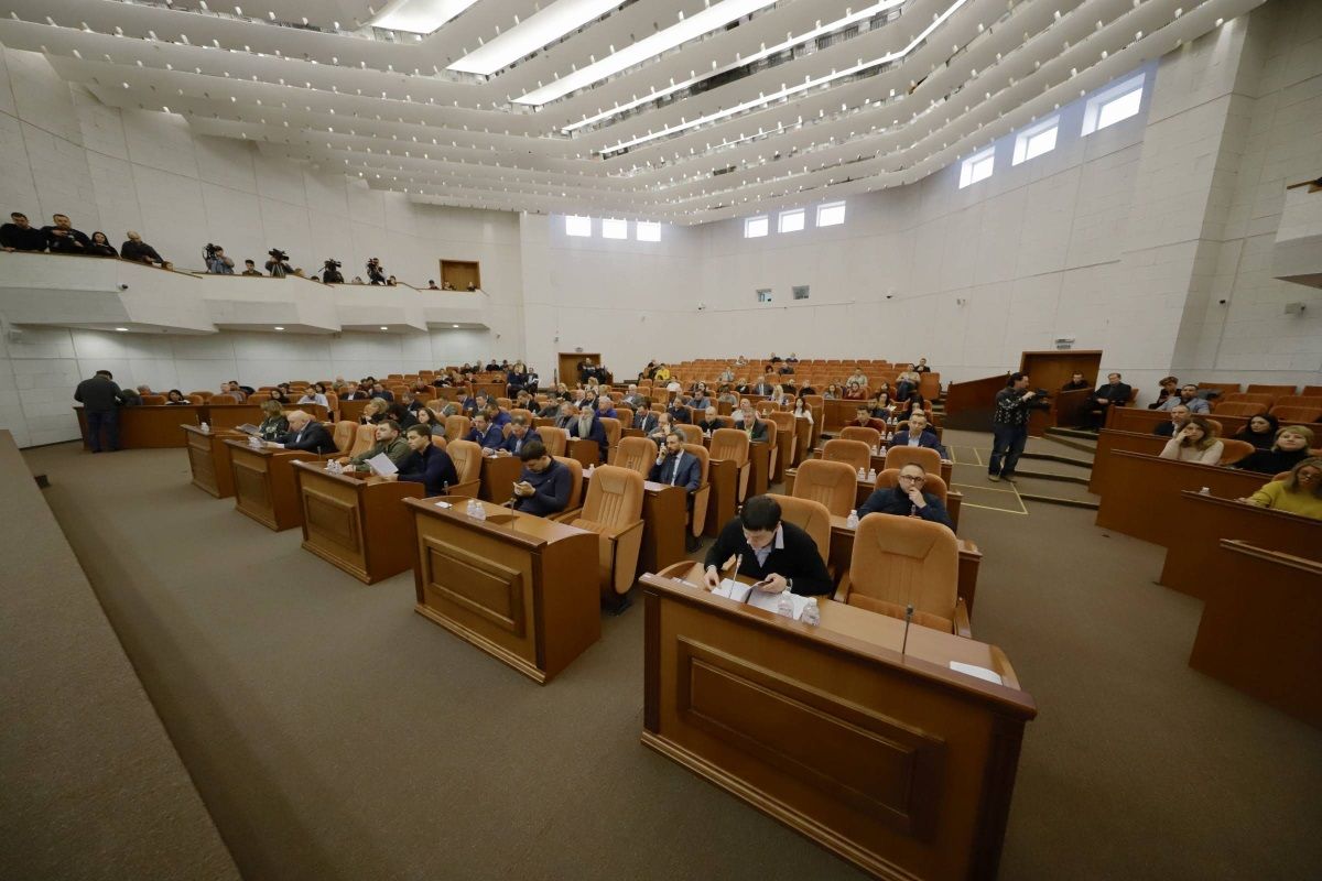 Депутаты собрались на очередную сессию горсовета Днепра