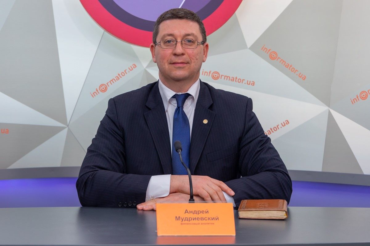 Андрей Мудриевский не советует продавать доллары