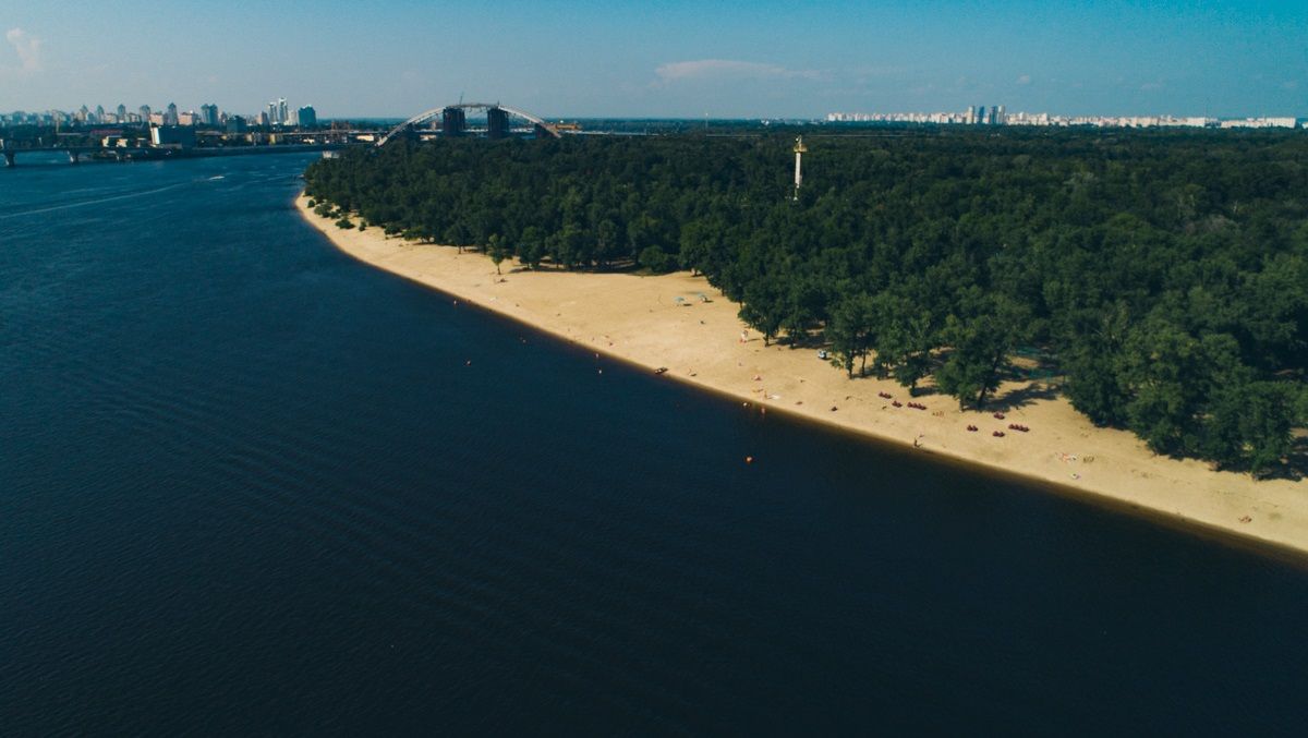 Мэрия Киева хочет поручить ремонты на Трухановом острове в Киеве фирме-должнику с Донбасса