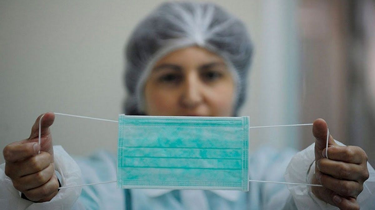 Борис Филатов еще 3 недели назад призывал центральные власти остановить экспорт медоборудования и масок из Украины. Увы, его не услышали